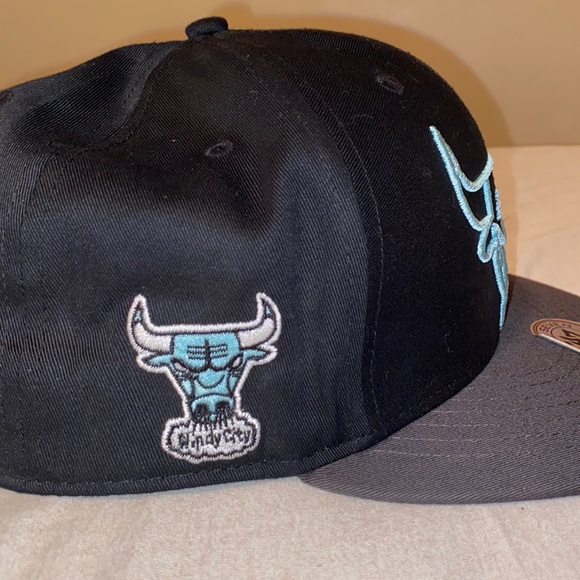 NBA Chicago Bulls SnapBack Hat flat-brim - Picture 4 of 4